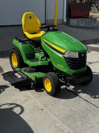 Image of John Deere X590 equipment image 1
