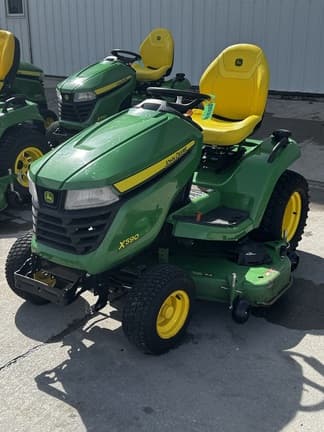 Image of John Deere X590 equipment image 3
