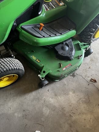 Image of John Deere X590 equipment image 3