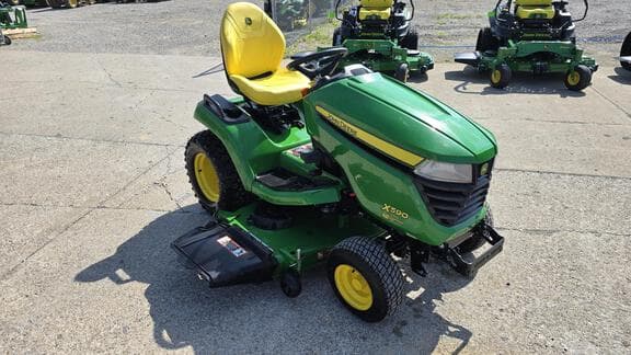 Image of John Deere X590 equipment image 3
