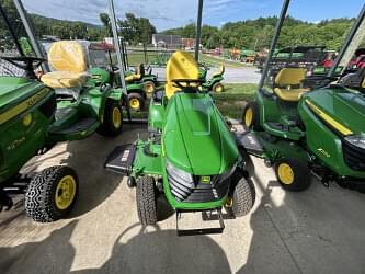 Image of John Deere X590 equipment image 1