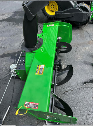 Image of John Deere X590 equipment image 4