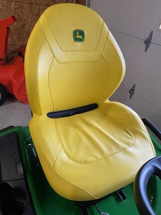 Image of John Deere X590 equipment image 2