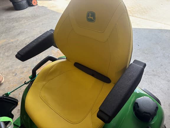 Image of John Deere X590 equipment image 3