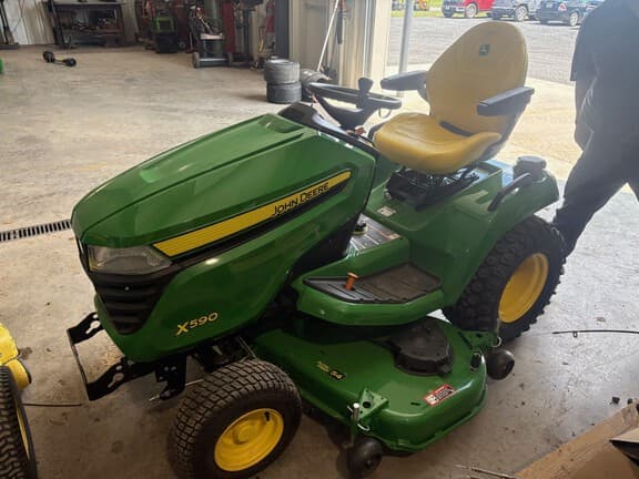 Image of John Deere X590 equipment image 1