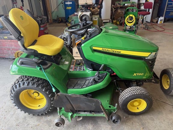 2025 John Deere X590 Equipment Image0