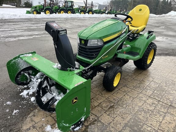 Image of John Deere X590 equipment image 3