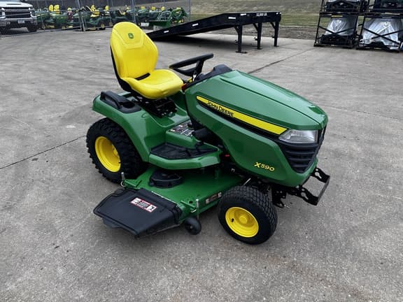 Image of John Deere X590 equipment image 3