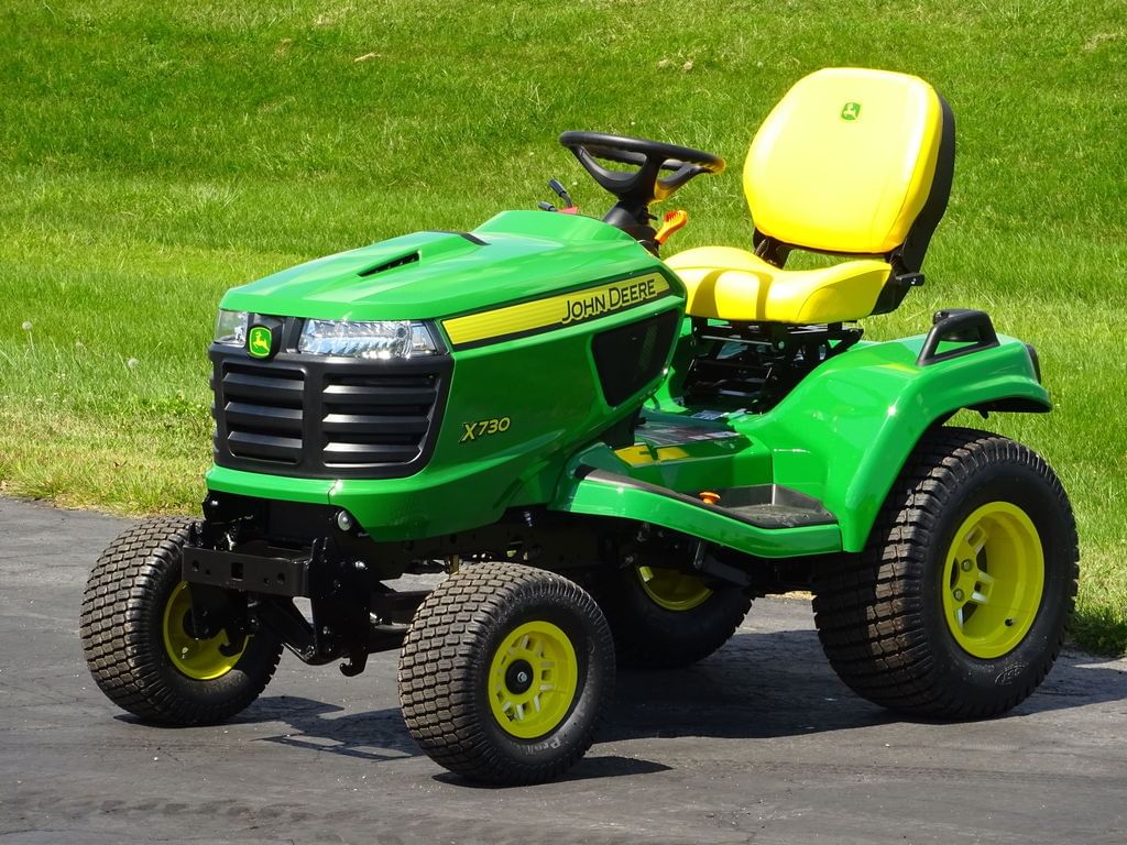 2025 John Deere X730 Equipment Image0