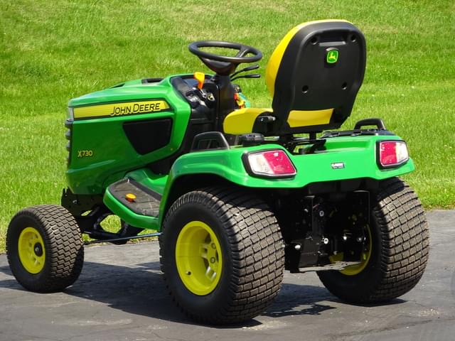 Image of John Deere X730 equipment image 3
