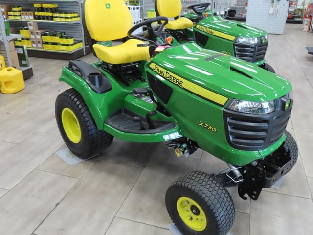 Image of John Deere X730 equipment image 2