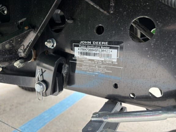 Image of John Deere X730 equipment image 4