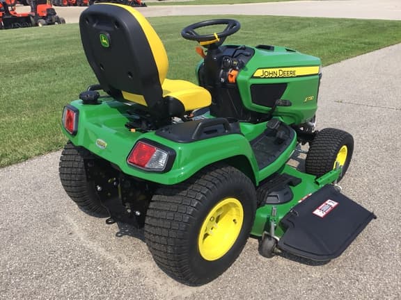 Image of John Deere X730 equipment image 3