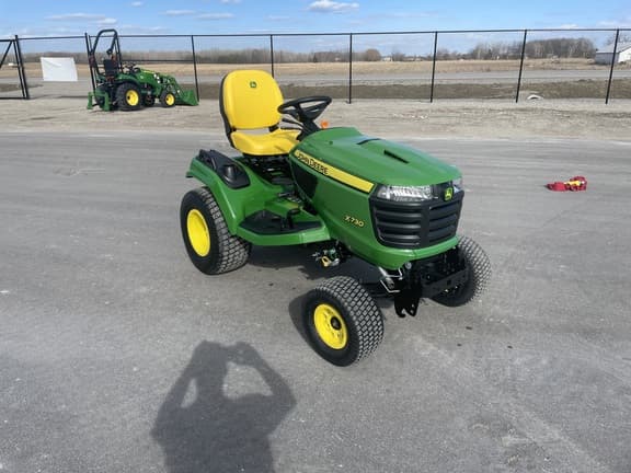 Image of John Deere X730 equipment image 2