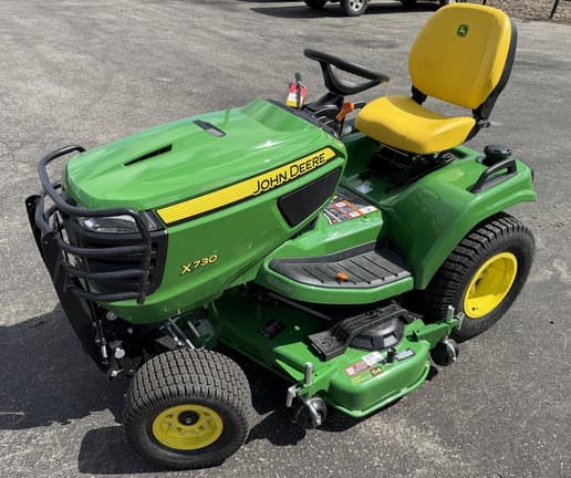 Image of John Deere X730 equipment image 1