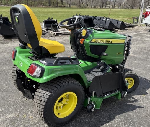 Image of John Deere X730 equipment image 4