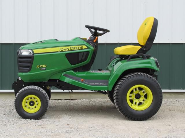Image of John Deere X730 equipment image 4