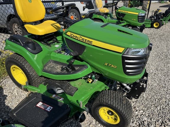 Image of John Deere X730 equipment image 1