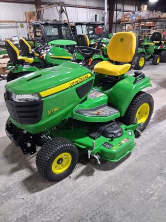 Image of John Deere X730 equipment image 3