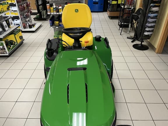 Image of John Deere X730 equipment image 2