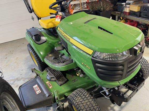 Main image John Deere X730