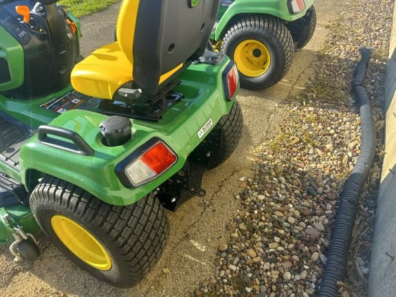 Image of John Deere X730 equipment image 2