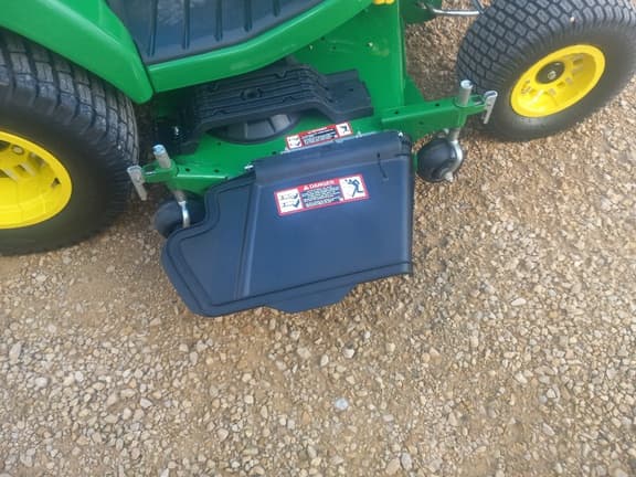 Image of John Deere X730 equipment image 3