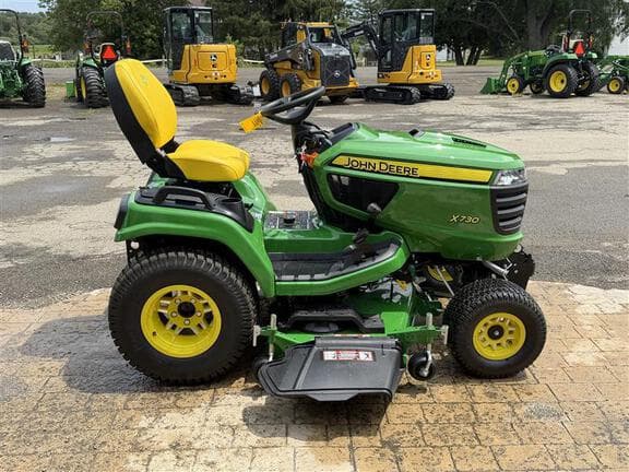 Image of John Deere X730 equipment image 2