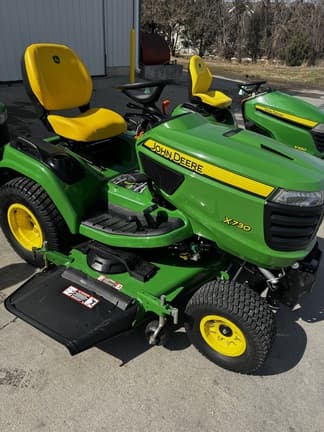 Image of John Deere X730 equipment image 1