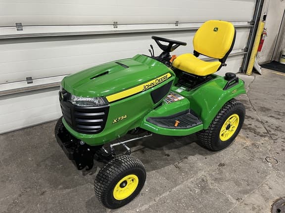 Image of John Deere X734 equipment image 2