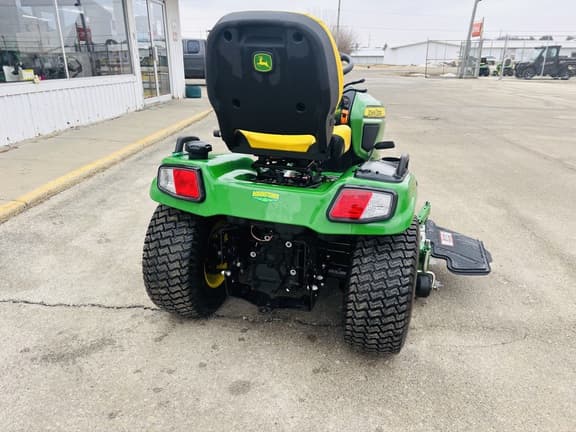 Image of John Deere X734 equipment image 4