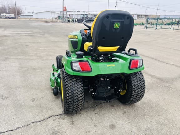 Image of John Deere X734 equipment image 3