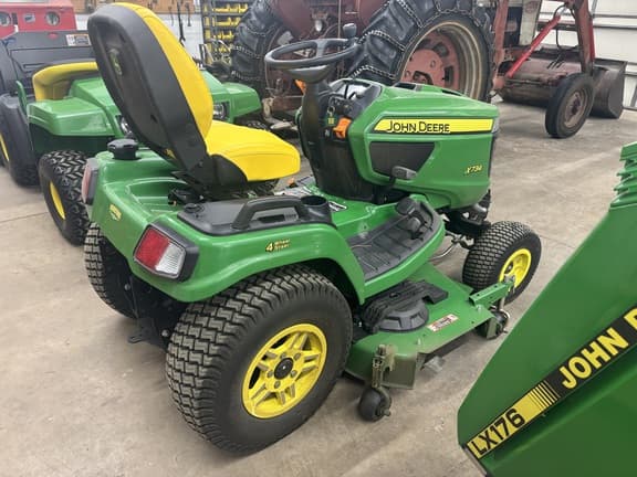 Image of John Deere X734 equipment image 3