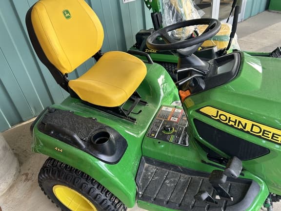 Image of John Deere X738 equipment image 4