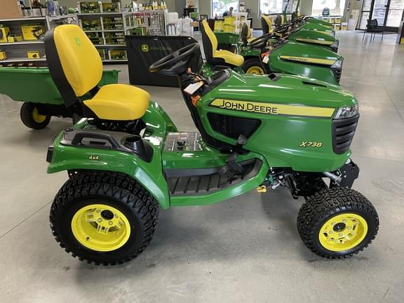 Image of John Deere X738 equipment image 2