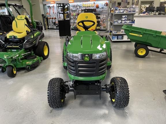 Image of John Deere X738 equipment image 3