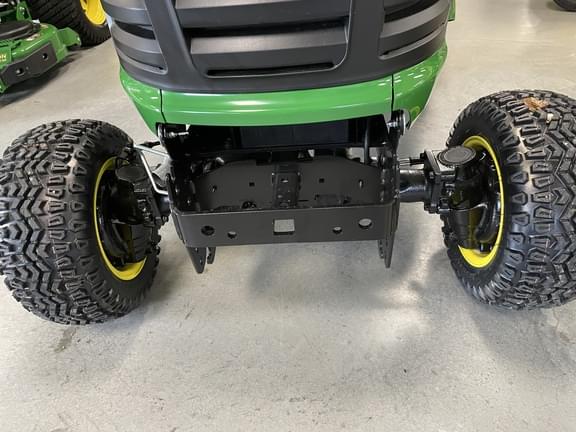 Image of John Deere X738 equipment image 4