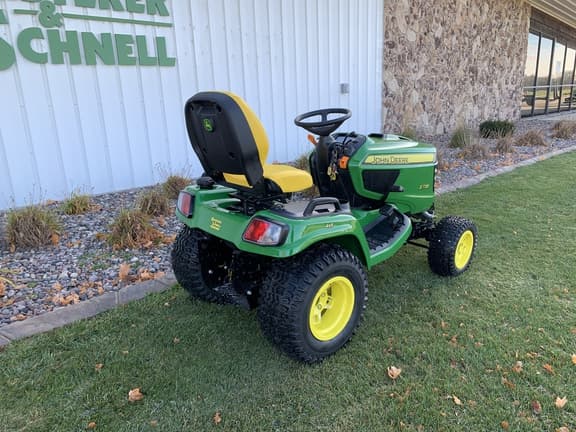 Image of John Deere X738 equipment image 4