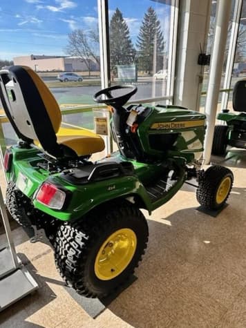 Main image John Deere X738