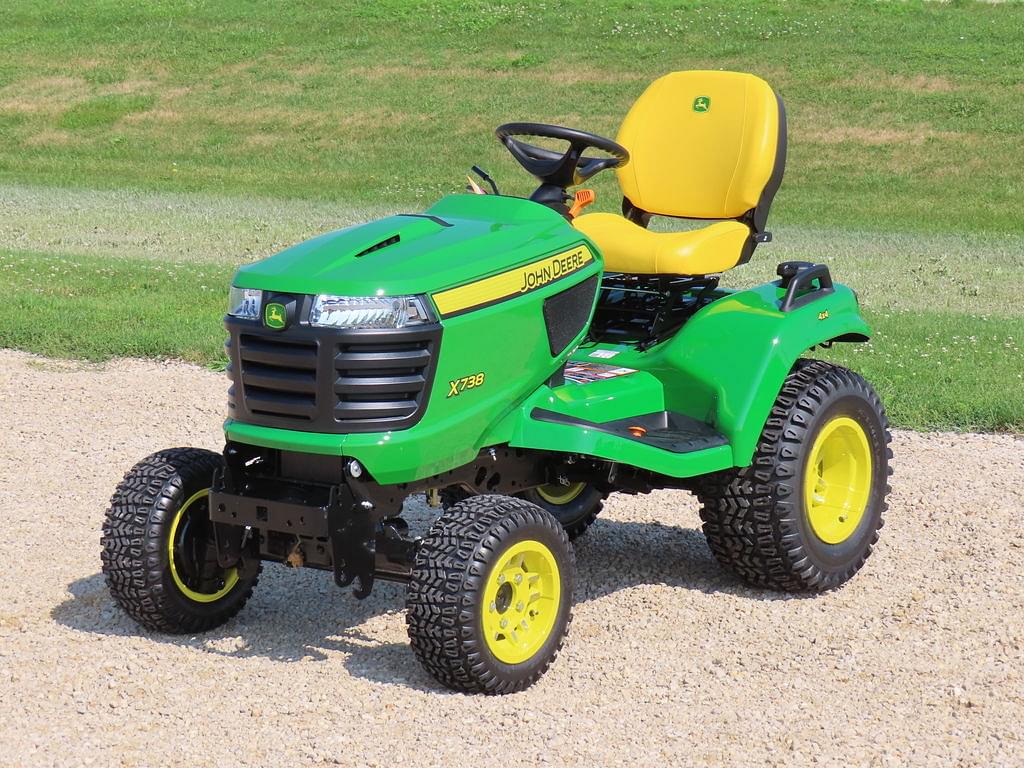 Image of John Deere X738 Primary image