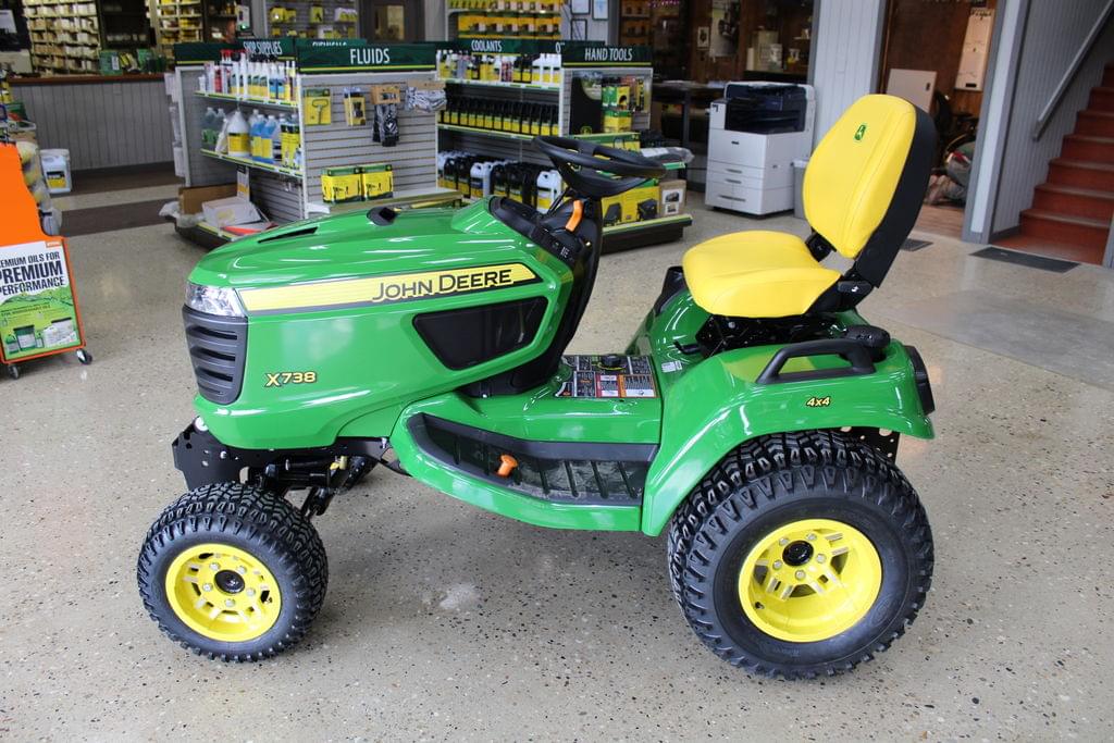 Image of John Deere X738 Image 0