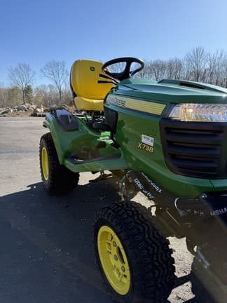 Image of John Deere X738 equipment image 1