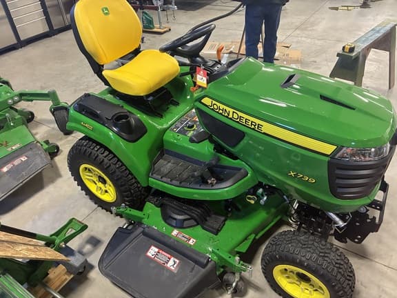 Image of John Deere X739 equipment image 1