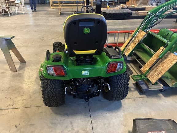 Image of John Deere X739 equipment image 4