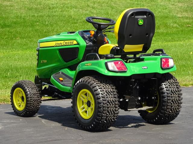 Image of John Deere X739 equipment image 4