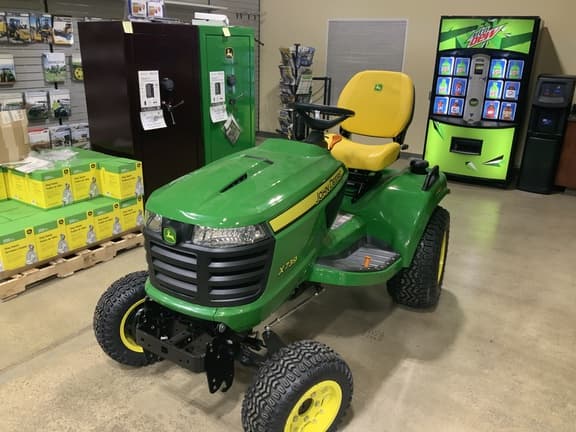 Image of John Deere X739 Primary image