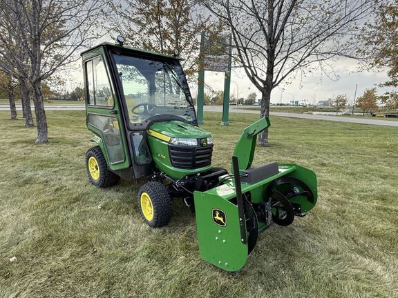 2025 John Deere X739 Equipment Image0