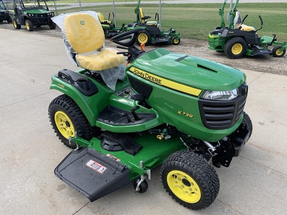 2025 John Deere X739 Equipment Image0