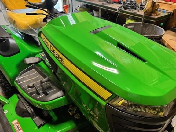 Image of John Deere X739 Primary image