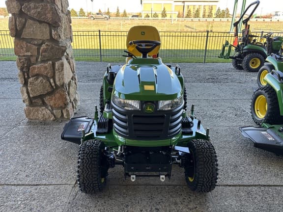 Image of John Deere X739 equipment image 3